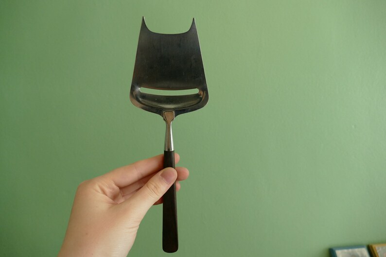 Hackman Finland Cheese Slicer Lion de Luxe designed by Bertel Gardberg from 1958