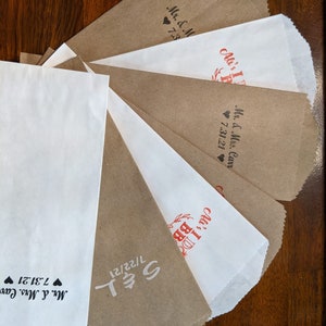 Sacs à couverts imprimés personnalisés, chargez vos ustensiles de fête dans nos sacs en papier blanc ou kraft pour décor de table, au moins 25, votre art ou le nôtre !