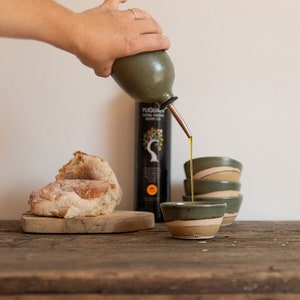 Garrafa Dosadora de Azeite Artesanal em Cerâmica | Galheteiro de Azeite em Grés | Presente Exclusivo para a Cozinha