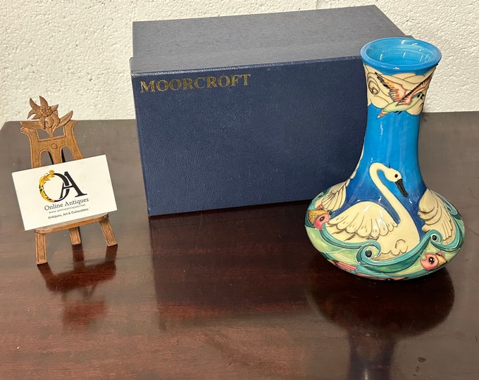 Gorgeous Limited Edition 224/500 ‘Odyssey’ Pattern Moorcroft Vase With Box