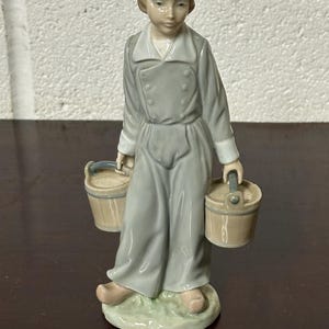 Lladro Figurine Dutch Boy Carrying Two Buckets/Pails Of Milk Design No. 4811