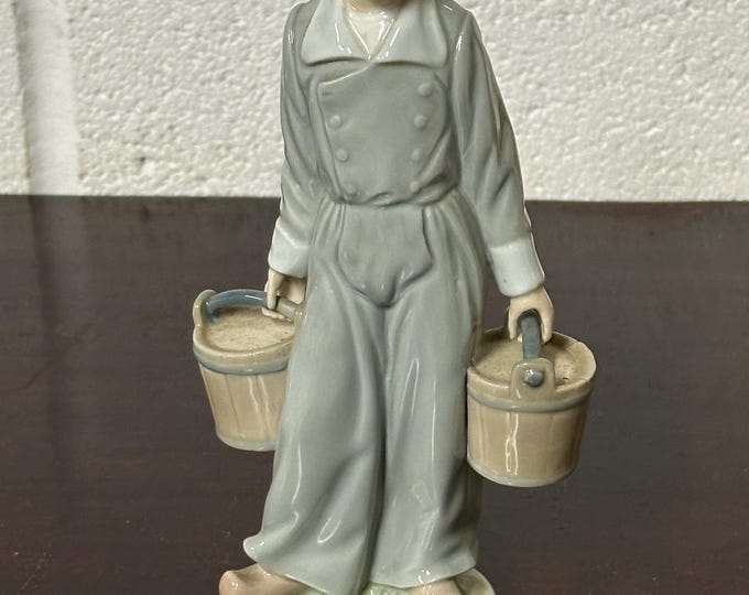Lladro Figurine Dutch Boy Carrying Two Buckets/Pails Of Milk Design No. 4811