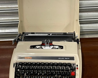 Vintage Brother Deluxe 760TR Portable Typewriter With Original Case