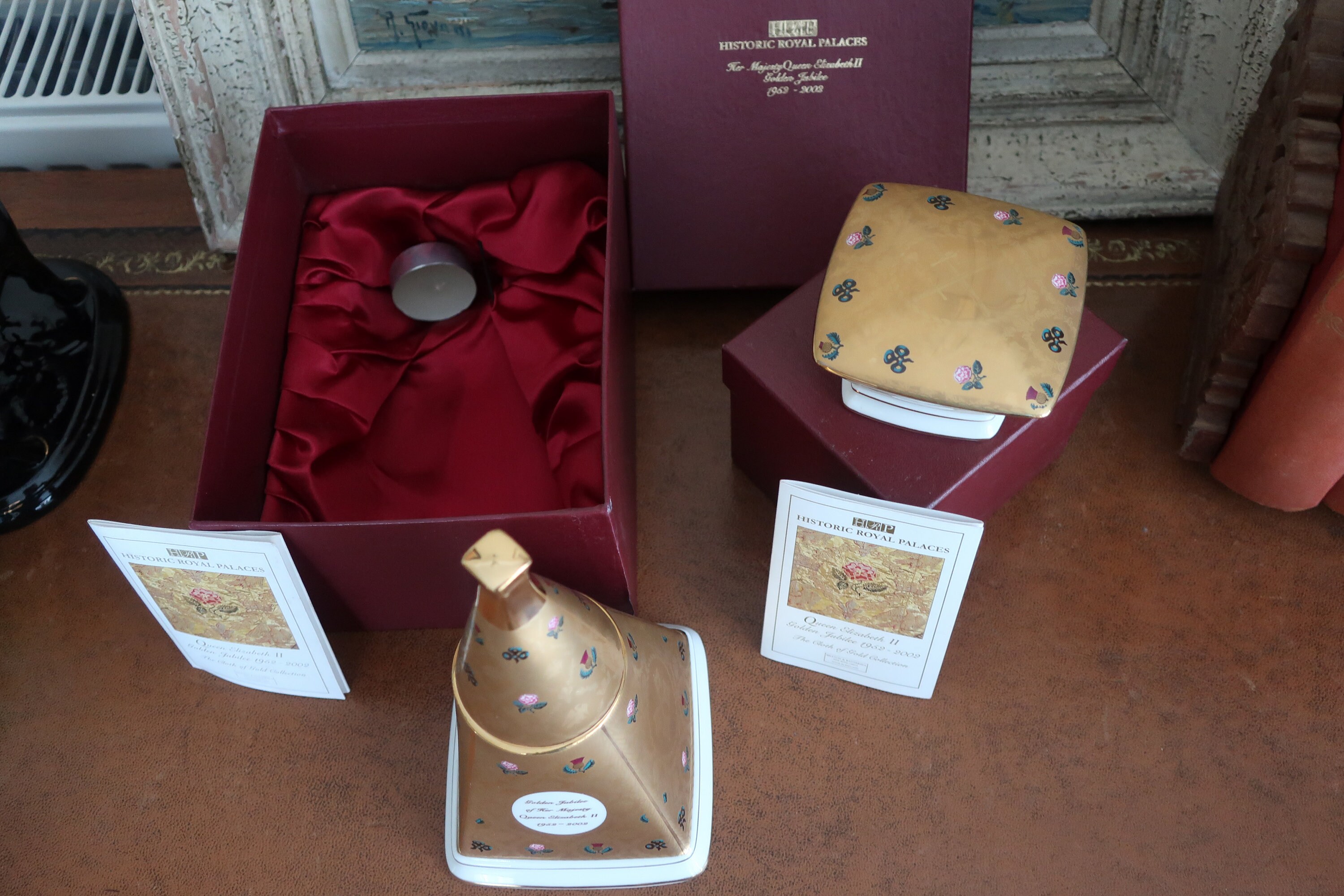 Two Rare Bilston Battersea Historical Royal Palaces Queen's Golden