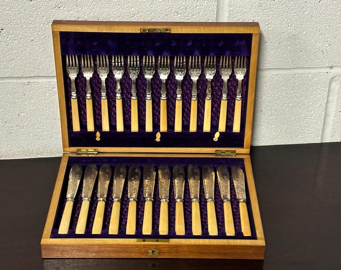 Early 1900’s Antique Beardshaw & Co Sheffield 24 Piece Silver Plate EP Flatware