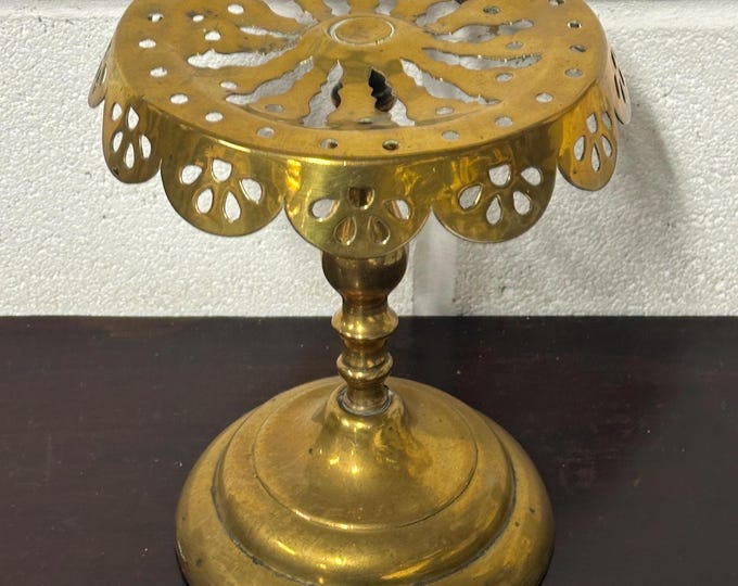 c1870's Antique Victorian Pierced & Scalloped Brass Pedestal Trivet For Oil Lamp
