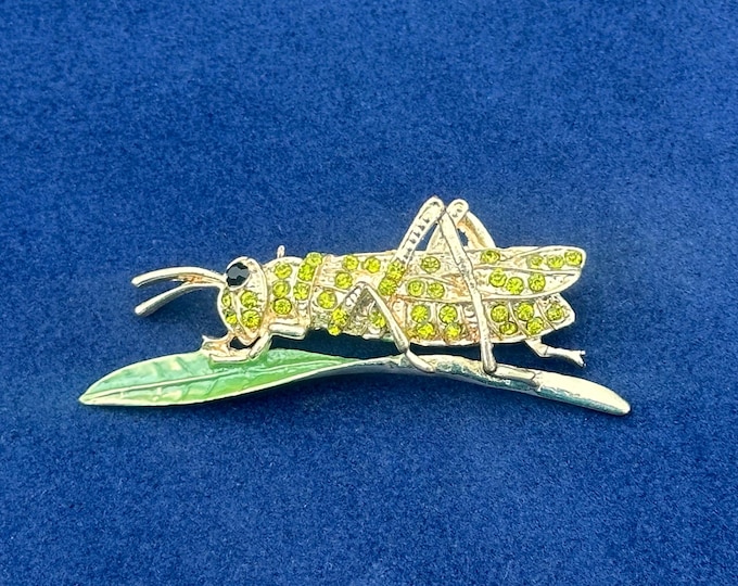 Alilang Synthetic Peridot Green Rhinestone Crystal Insect Grasshopper Locust Leaf Big Pin Brooch, Gold Tone