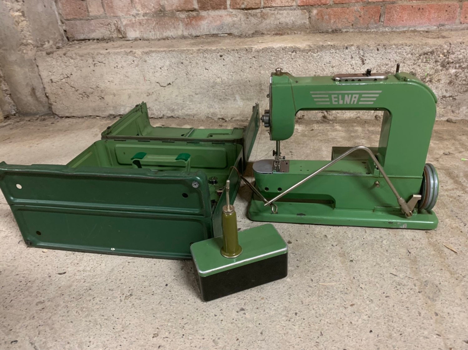 A Rare c1940’s Vintage ELNA No.1 Grasshopper Sewing Machine.