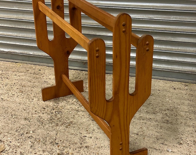 Mid-Century Solid Pine “Cactus” Quilt / Blanket Towel Rail / Rack – Freestanding
