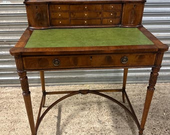 Elegant Regency Style Mahogany Ladies Writing Desk / Bureau With Leather Top