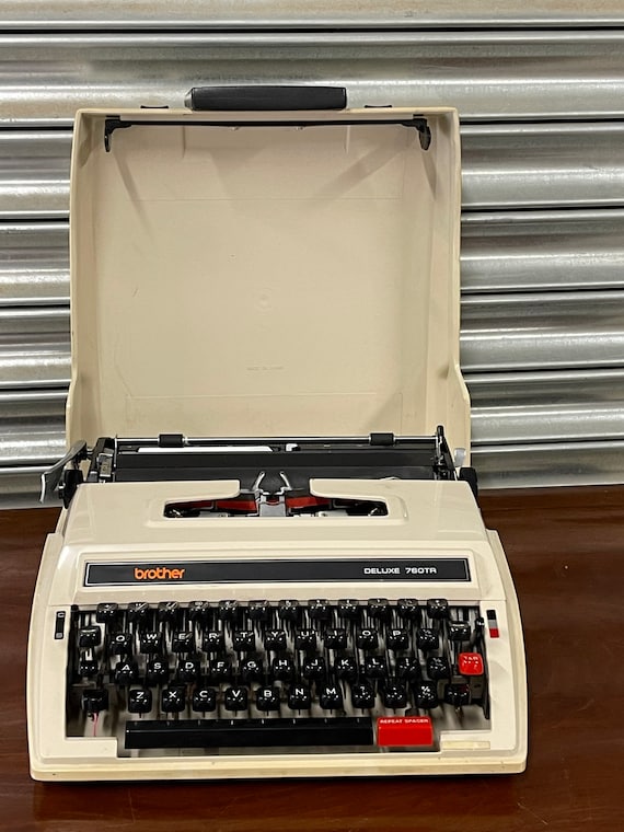 ヴィンテージ ブラザー デラックス 760TR ポータブルタイプライター