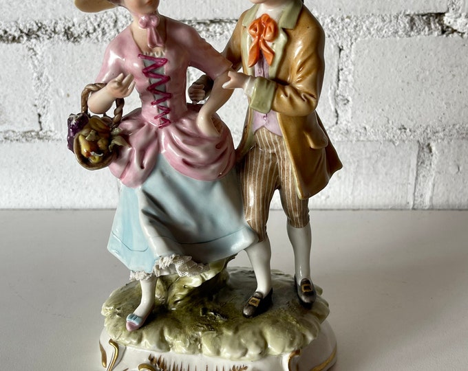 Gorgeous Vintage Italian Ceramic Capodimonte Couple Figurine  A/F