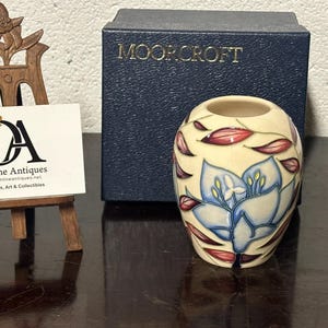 Beautiful Moorcroft Vase - Jacob&#39;s Ladder By Alicia Amison - Perfect Gift
