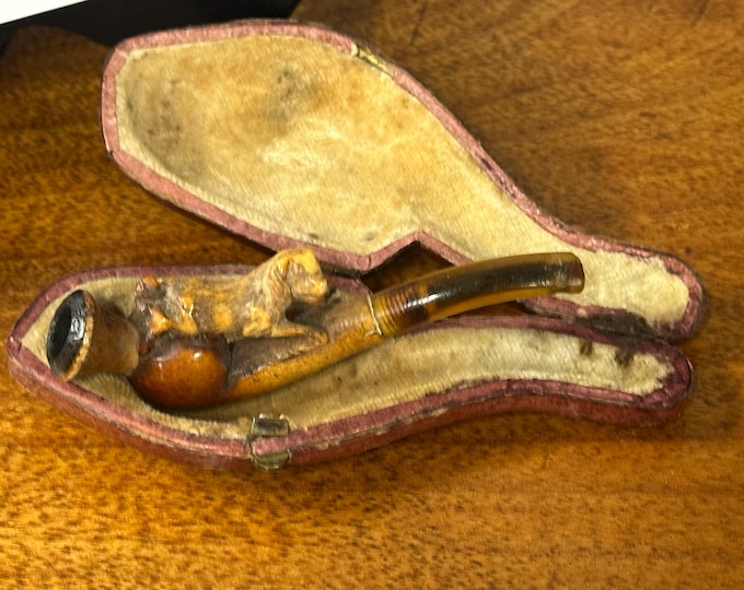 Antique Meerschaum Pipe Cheroot Holder with Carved Dog – Original Fitted Case