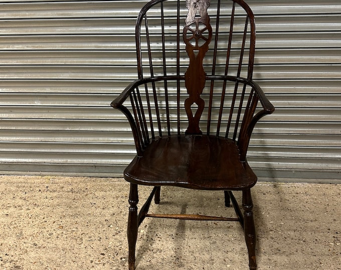Early 19th Century Ash And Elm Hoop Back Windsor Chair