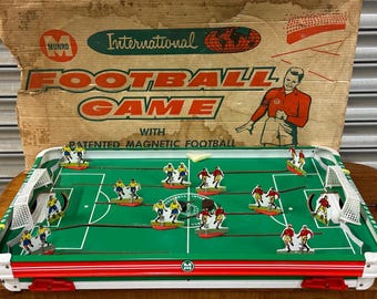 Munro vintage « International Football Game » - Ballon de football magnétique breveté