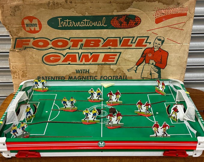 Vintage Munro “International Football Game” – Patented Magnetic Football