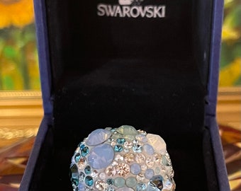 Beautiful Eye Catching Swarovski Blue Crystal Nirvana Design Silver Tone Ring - Size 52