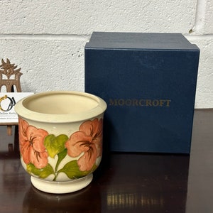 Beautiful Moorcroft Hibiscus Pattern Jardiniere with Moorcroft Presentation Box