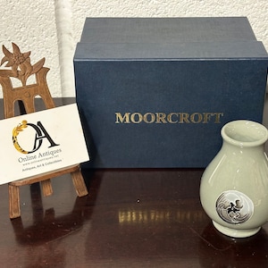 Lovely Small Moorcroft Flaminian Design Vase - Perfect Gift
