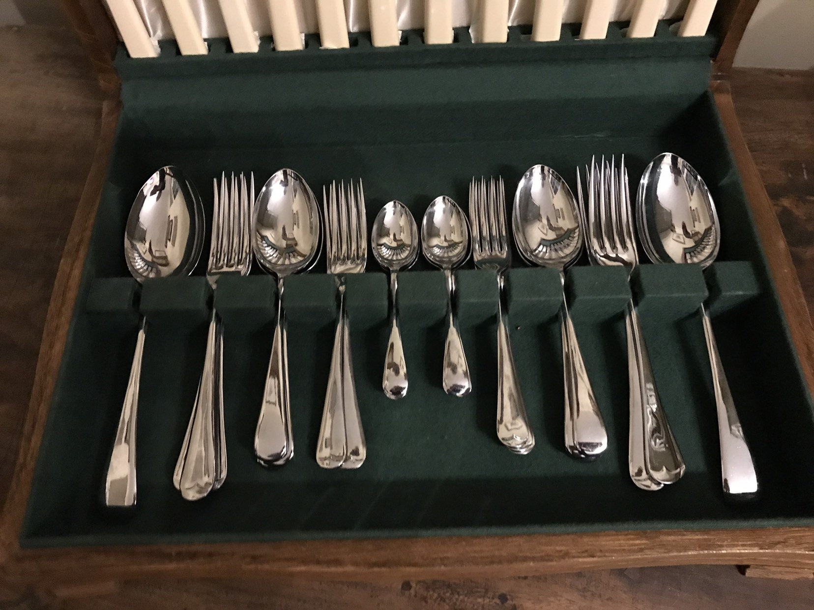 Vintage 1930’s Chronium Utility 38 Piece Oak Boxed Cutlery Set