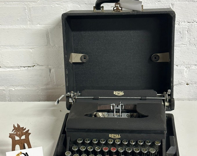 Original Vintage c1930’s Portable Royal Typewriter