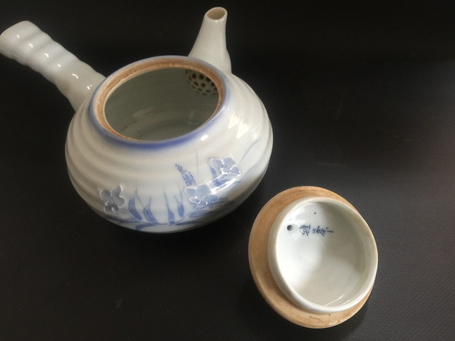 Beautiful Antique Blue & White Japanese Kyusu Sasame Teapot