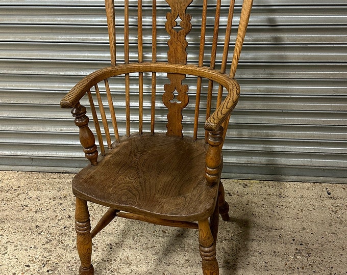 English Classic Antique 19th Century Elm Seat Hoop Back Windsor Armchair