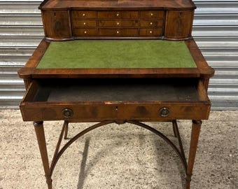 Elegant Regency Style Mahogany Ladies Writing Desk / Bureau With Leather Top