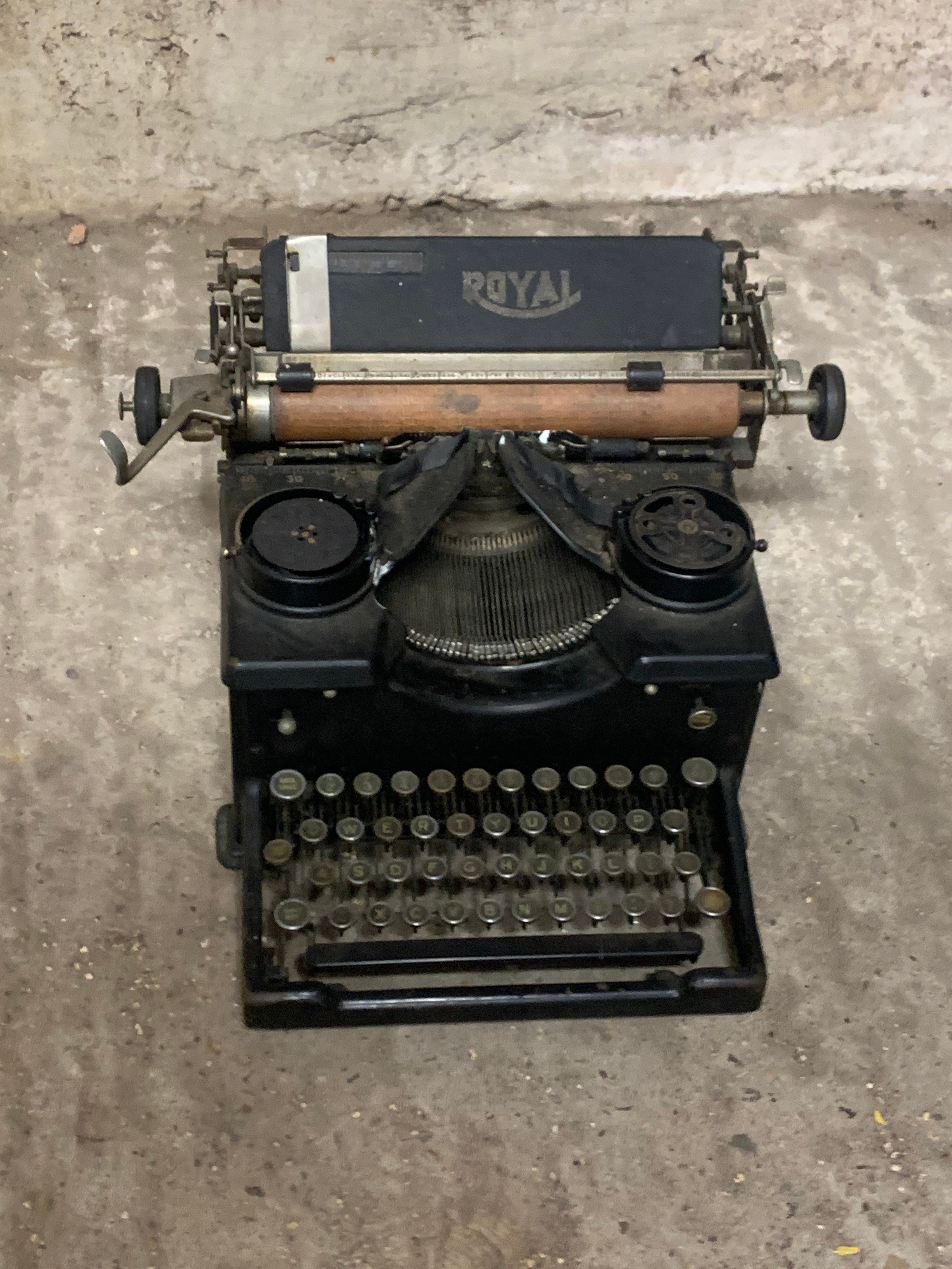 Original Vintage 1920’s Royal Typewriter