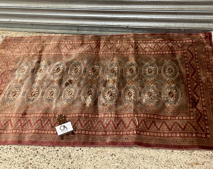 Beautiful Vintage Pakistan Rug