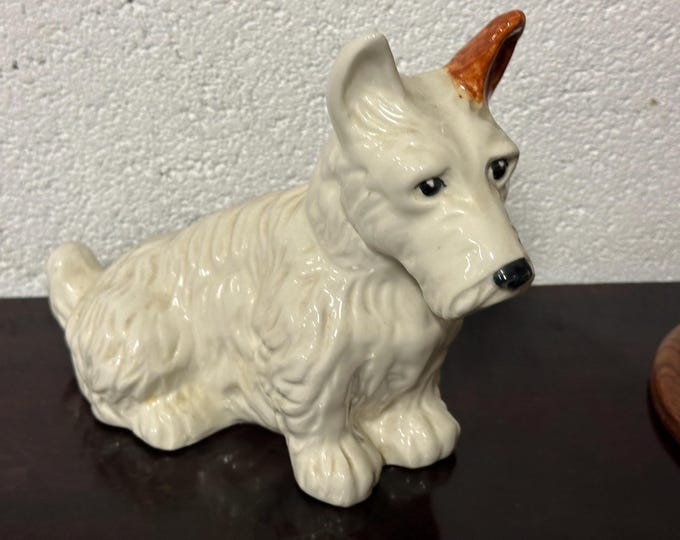 Beswick England Scottish Terrier Figurine Scottie Dog - White With One Brown Ear