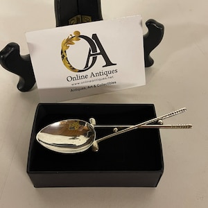 Hermosa cucharilla vintage de 1950 de William Adam’s Ltd Birmingham con diseño de palo de golf en plata con sello distintivo
