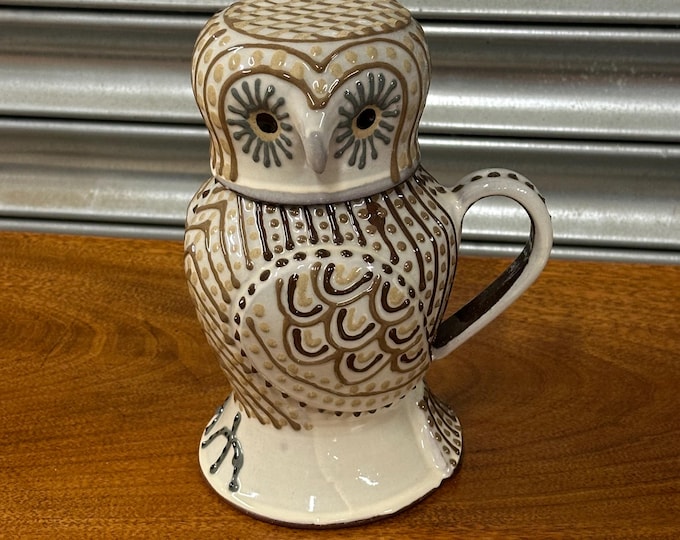 Vintage Slipware Lidded Owl Jug / Mug Alsagar Pottery, Stoke on Trent 2011