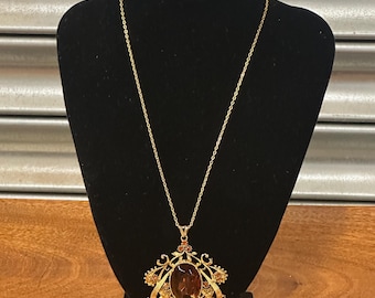 Vintage 1960s Gold Tone Filigree Pendant Necklace with Amber-Coloured Stones