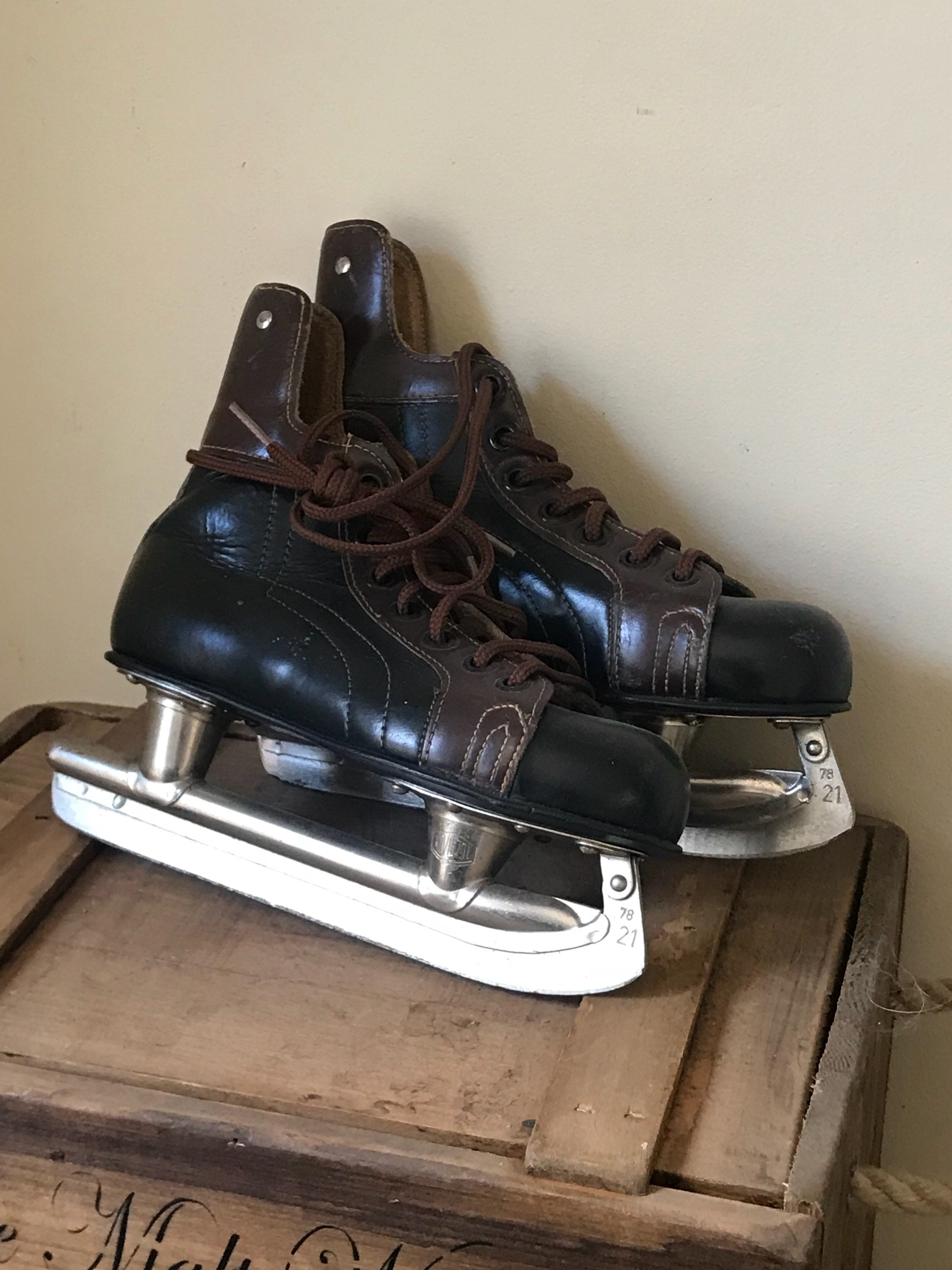 Vintage 1960’s Leather Kovopol Ice Skates Great Display Item