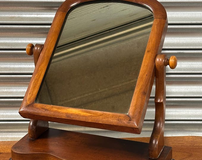 Charming & Authentic 19thC Victorian English Tilt Top Dressing