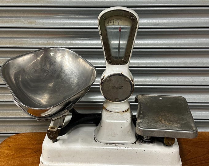 Vintage Avery No. 1102 White Enamel Grocer Shop Weighing Scales upto 20lbs