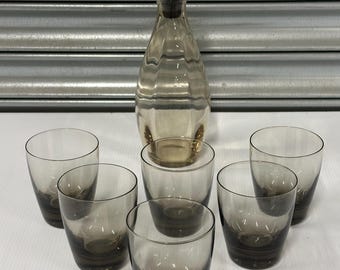 Stylish Mid Century Smokey Glass Decanter & 6 Matching Tumblers, Vintage Barware