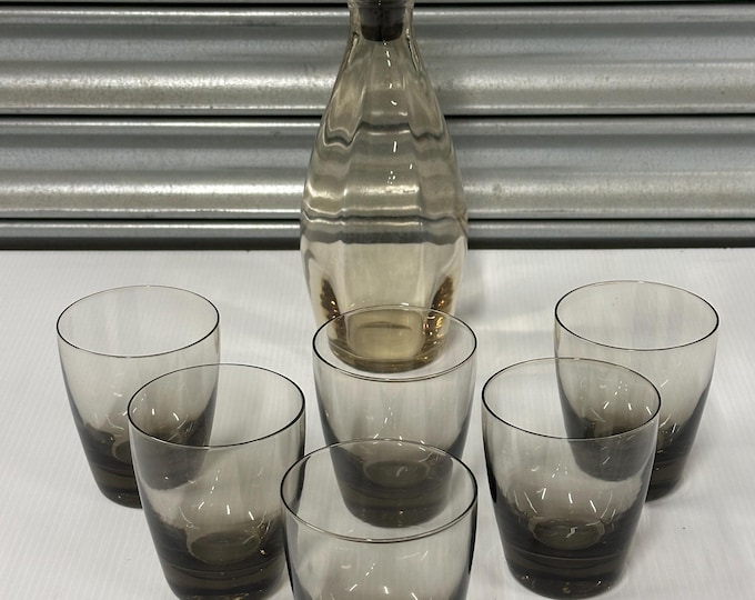 Stylish Mid Century Smokey Glass Decanter & 6 Matching Tumblers, Vintage Barware