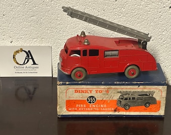 Boxed Dinky Toys 555 - Fire Engine With Extending Ladder