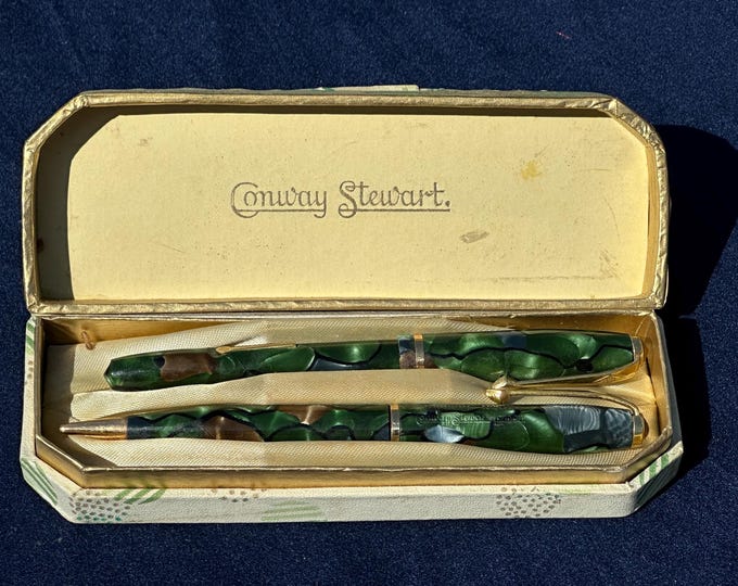 Boxed Vintage Conway Stewart Dinkie 550 Fountain Pen & Pencil Set
