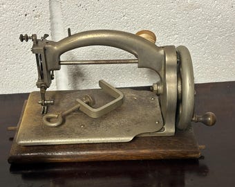 Rare Early 1900’s Sewing Machine With Metal Case