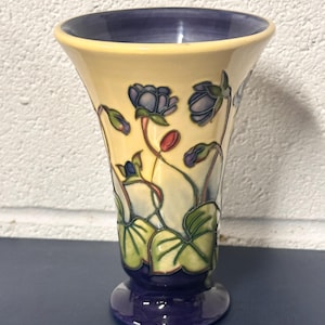 Beautiful Moorcroft Hepatica Vase By Emma Bossons with Box