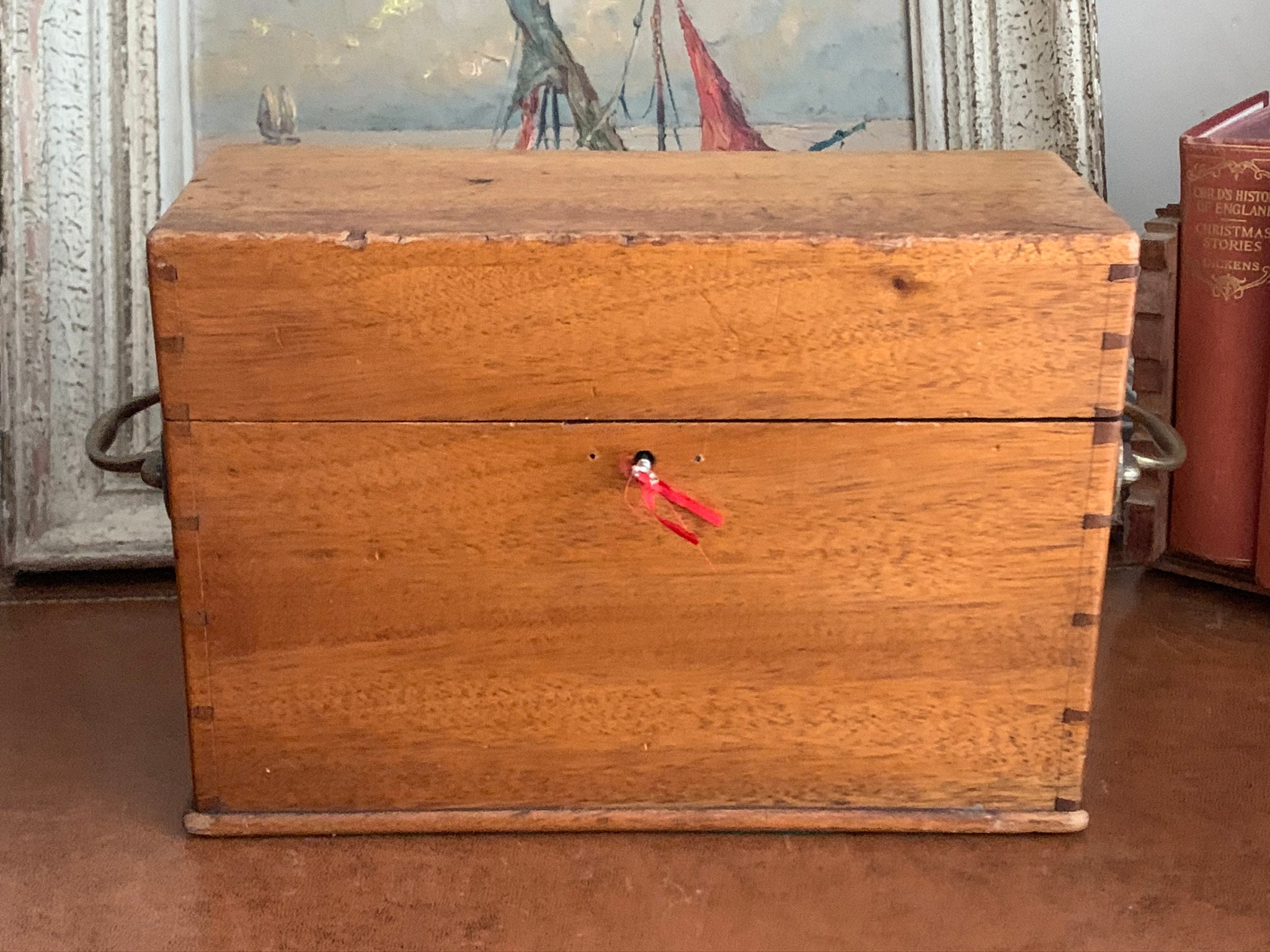 Early 20th Century Oak Humidor Cigar Box With Brass Handles And Working