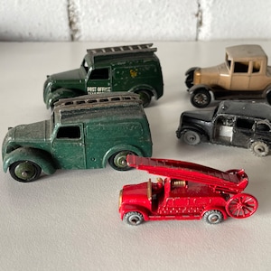 Selection of Vintage Toy Cars to include Dinky Models