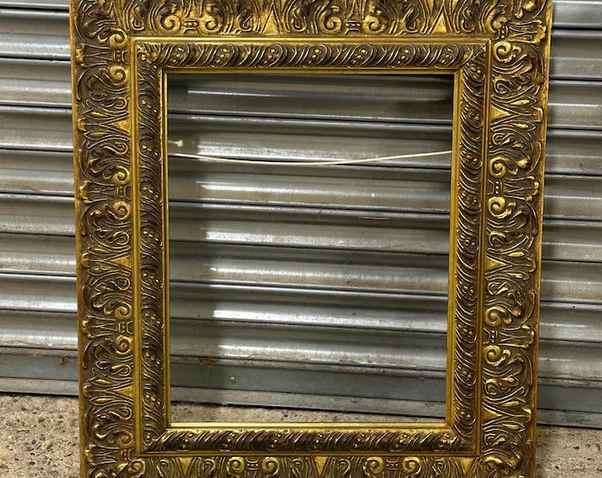 Large Antique Style Ornate Gilt Picture Frame – Decorative Gold Leaf Finish
