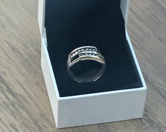 Vintage Silver 925 Hallmarked Black & Grey Stone Ring - Approx Size P
