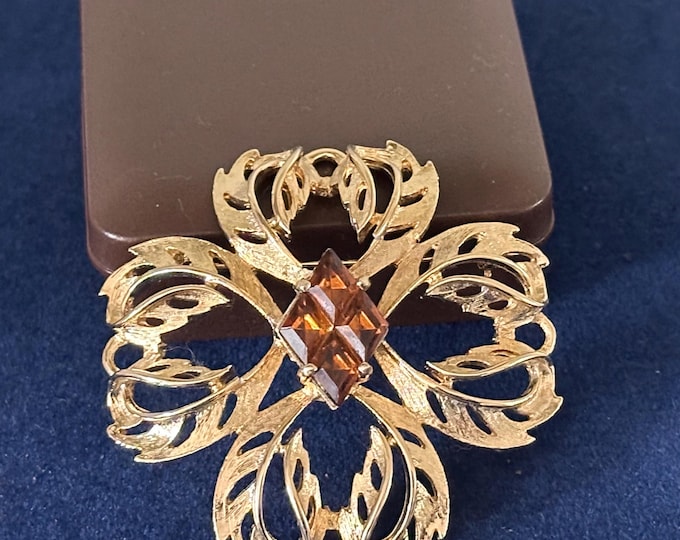 Vintage c1970’s Signed Sarah Coventry Amber Rhinestone Floral Brooch Gold Tone Pin