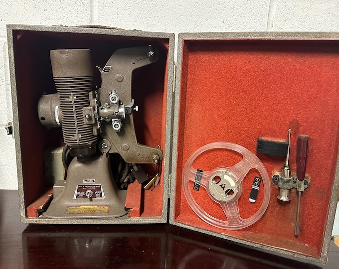 Vintage Bell & Howell Gaumont 8mm Projector Model 606 Circa 1950’s
